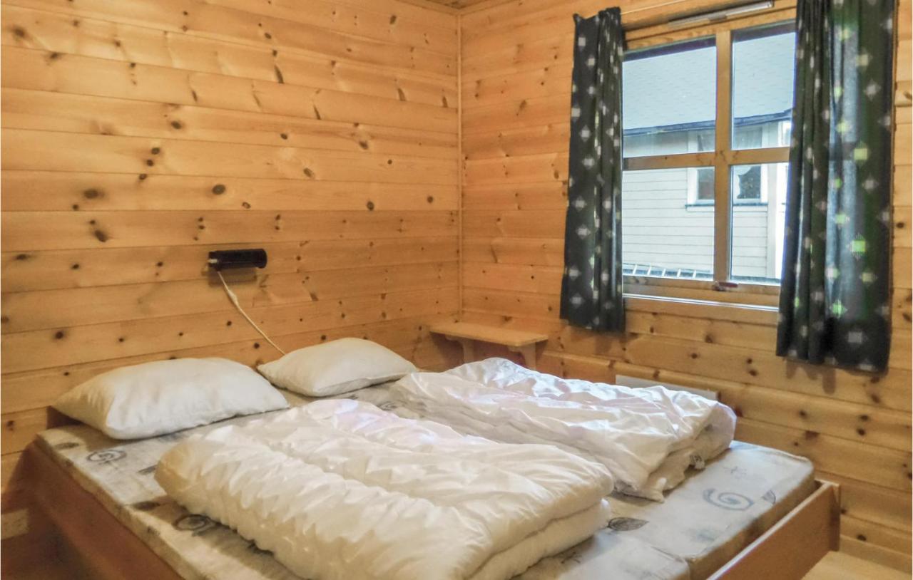Дом отдыха Amazing In Vallavik With House Sea View